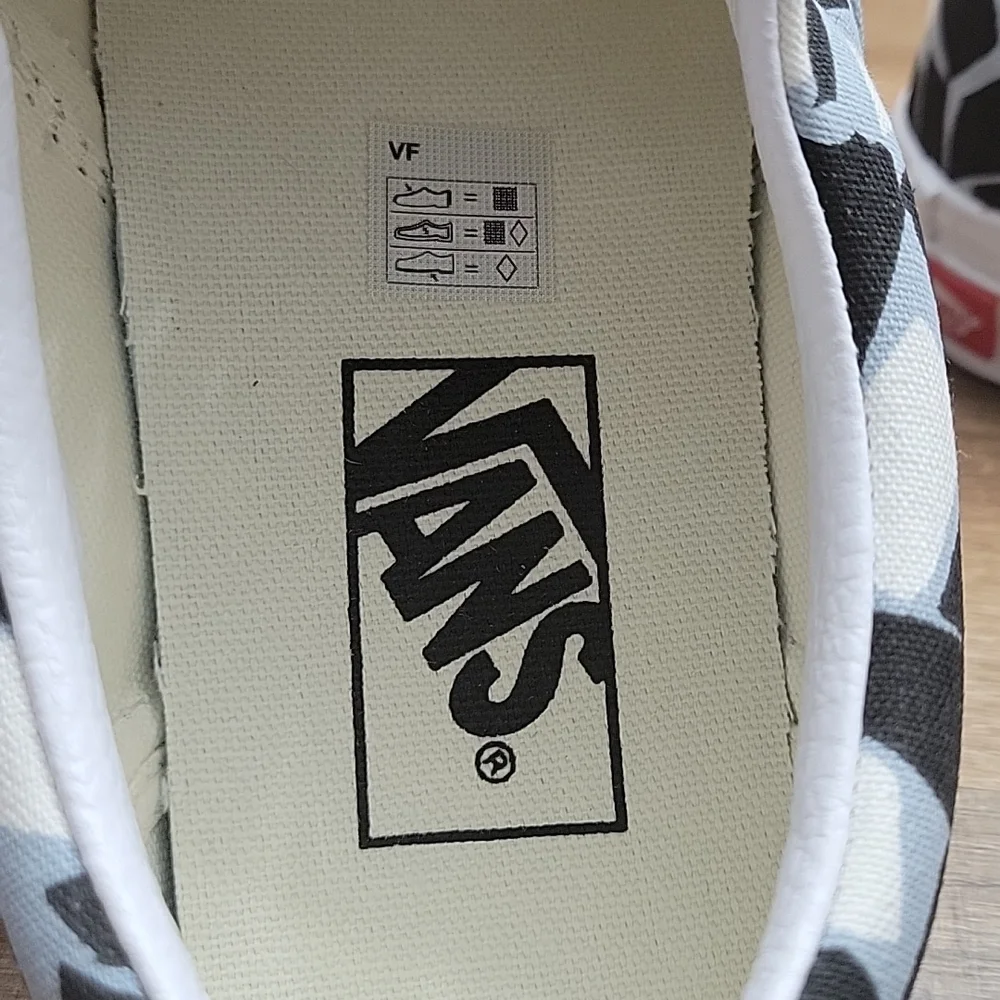 Van's Era Brand new in the box.